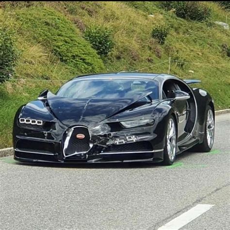 Just painful - Bugatti Chiron crashes into Porsche 911 in Switzerland ...