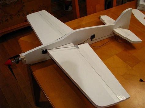 Homemade Rc Airplane Plans PDF Plans how to build a wooden urn ... | Brinquedos, Entretenimento ...