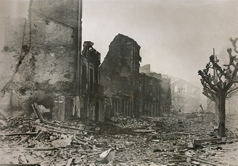 ‘Hypothetical bombing of a small town’—Guernica, 1937 - History Ireland