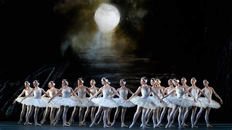 Swan Lake – Act II corps de ballet (The Royal Ballet) - YouTube