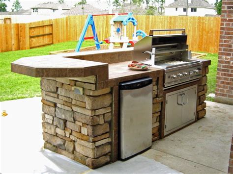 26 Mindblowing Outdoor Kitchen Cabinet Ideas - InteriorSherpa