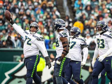 Seahawks Thursday injury report: Nine sit out, eight more limited | The ...