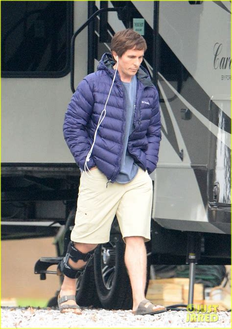 Christian Bale Rocks Knee Brace on 'The Big Short' Set: Photo 3332185 ...