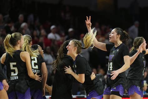 Washington Closes Out Regular Season in Dominant 62-47 Win at #18 Utah ...