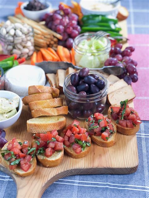 Vegan Grazing Table: How To Make A Vegan Grazing Platter | Recipe | Vegan party food, Vegan ...