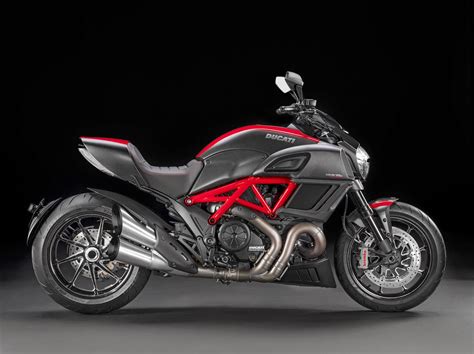 Super Bike Dreamers: 2015 Ducati Diavel Carbon