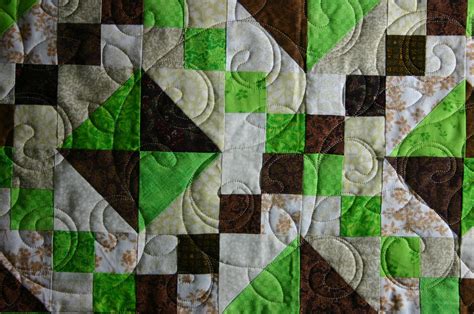 Three Bears Quilting: Margaret's Green and Brown Quilt is Finished!