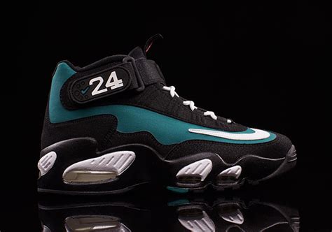 Ken Griffey Jr.’s First Nike Signature Shoe Returns Tomorrow ...