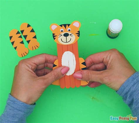 Craft Stick Tiger - Easy Peasy and Fun