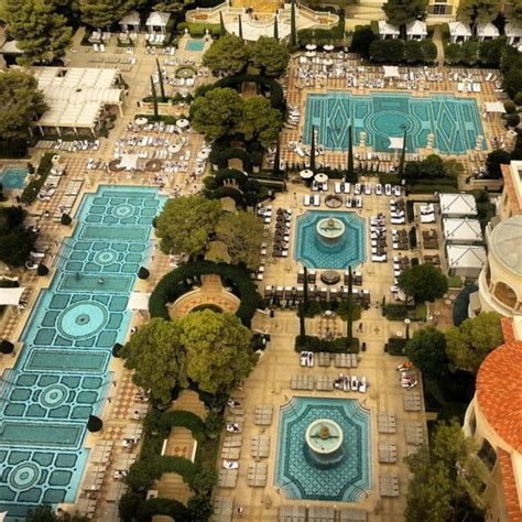 Bellagio Pool: Hours, Cabana, Map & Drink Menu In 2023