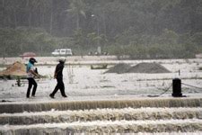 Monsoon Season In Malaysia - Monsoon Rain Kuala Lumpur Malaysia Southeast Asi Stock Photo Alamy ...