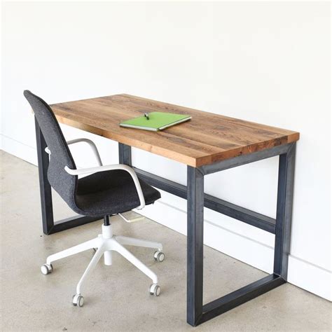 Nothing looks more lovely than reclaimed wood in your office! As life continues to get… | Metal ...