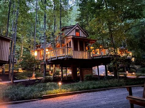 Treehouse Grove in Gatlinburg, TN | Caddywampus Life