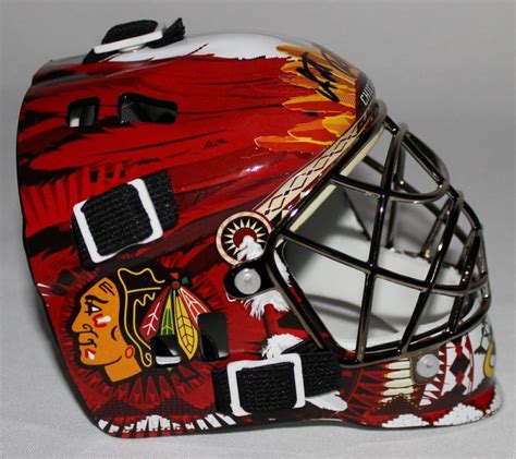 Antti Raanta Signed Blackhawks Mini Goalie Mask (Schwartz COA)