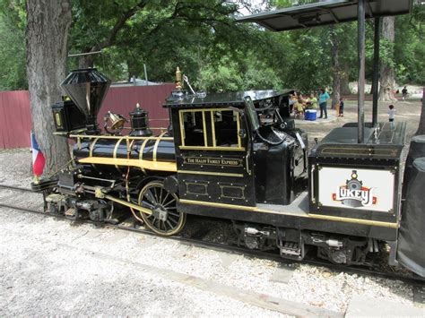 Eddie's Rail Fan Page: The San Antonio Zoo Train. San Antonio Texas ...