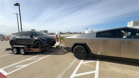 Tesla Cybertruck tows Model Y with Silverado efficiency in a 5000-pound ...