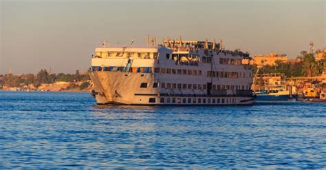 Luxury Egypt Tours with Nile Cruise: Cairo Luxor and Aswan Packages