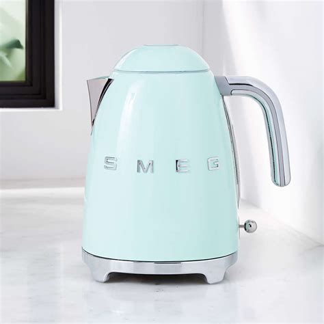 SMEG Pastel Green Retro Electric Kettle + Reviews | Crate and Barrel