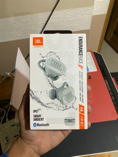 JBL Endurance Race Wireless Earbuds, Audio, Earphones on Carousell