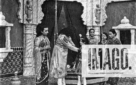 A scene from Raja Harishchandra (1913) Satyawadi Raja Harishchandra (Truthful King Harishchandra