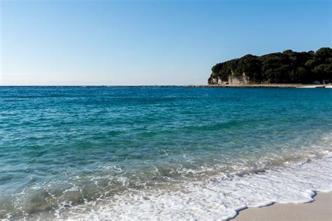 White Sands of Shirahama Beach - Viki Pandit