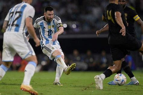 Messi scores 100th Argentina goal in Curacao romp | The Straits Times