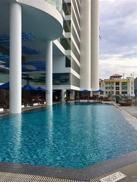 Le Meridien Kota Kinabalu Pool Pictures & Reviews - Tripadvisor