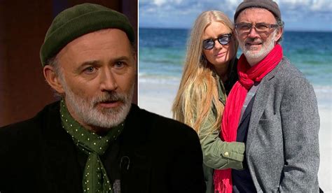 Tommy Tiernan's wife Yvonne shares beach snap to celebrate wedding anniversary - Extra.ie