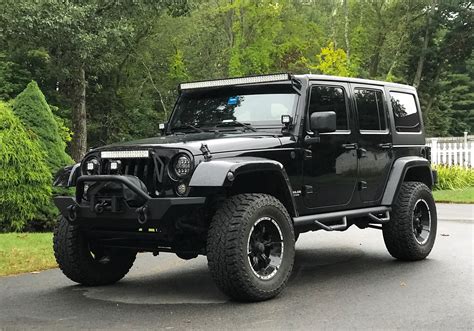 Jeep Wrangler Sahara Lifted