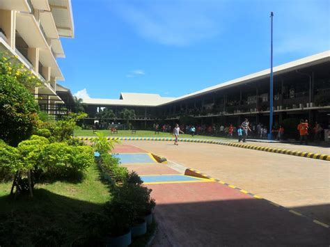 Holy Cross of Davao College | Wiki | Everipedia