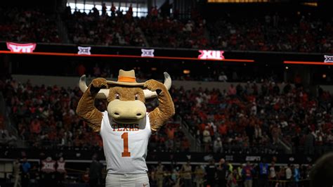 Texas football players, coaches react to being third seed in CFP