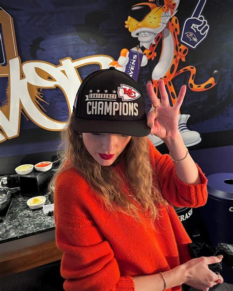 Taylor Swift wears Travis Kelce's AFC championship hat after Chiefs win