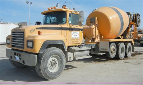 1995 Mack RD690S cement mixer truck in Manhattan, KS | Item 5151 sold | Purple Wave