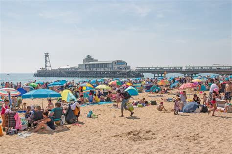 Bournemouth beach, UK editorial photo. Image of kingdom - 99126311