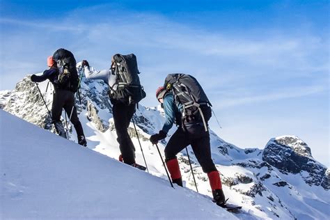 Avalanche Skills AST-1 for snowshoers | Mount Seymour