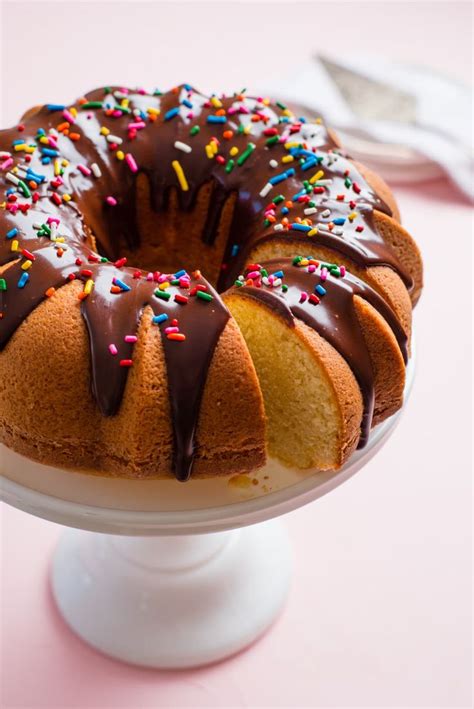 10 Oil-Based Cakes That Practically Make Themselves | Vanilla bundt cake recipes, Chocolate ...