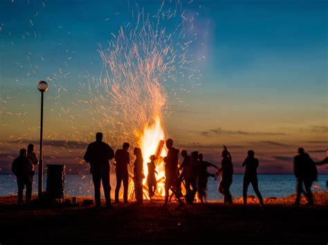 Brilliant Bonfire Night festivities - Collegiate - UK