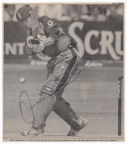 OWAIS SHAH Autograph & Signed Cricket Memorabilia