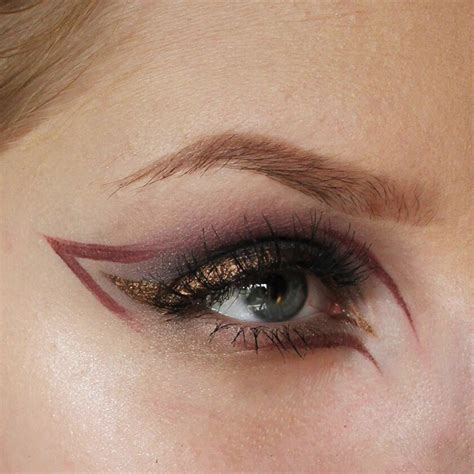 Bronze eyeliner, also known as 'Too much spare time' : MakeupAddiction