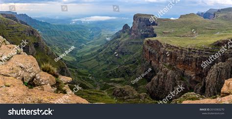 Drakensberg Eastern Portion Great Escarpment Which Stock Photo 2010383270 | Shutterstock