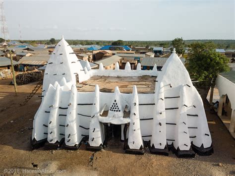 Ghana's Historic Mosques: Larabanga - The Hauns in Africa