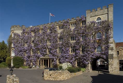 THE CASTLE AT TAUNTON $177 ($̶1̶9̶7̶) - Updated 2022 Prices & Hotel ...