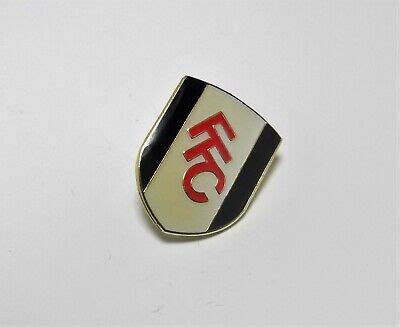 FULHAM FC - VINTAGE ACRYLIC CREST BADGE. | eBay