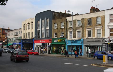 High Road, North Finchley © Martin Addison cc-by-sa/2.0 :: Geograph ...