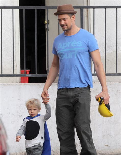 Josh Duhamel Enjoys Father-Son Breakfast With Axl | Celeb Baby Laundry