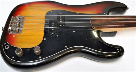 Fender Precision Jazz Bass, årg. 1975 - USA | Lauritz.com