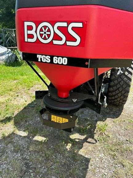 PICK UP IN PIERCETON, IN - Boss Salt Spreader Model TGS 600 with Controler Fits Reese Hitch Used ...