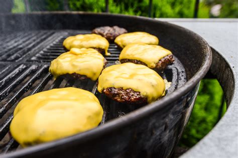 Recipes for a Classic Memorial Day Cookout :: The Meatwave