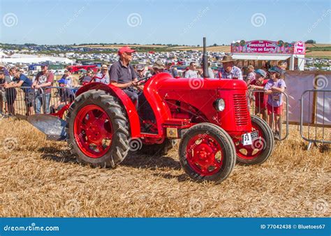 Old Red Vintage Tractor at Show Editorial Stock Photo - Image of field, grass: 77042438