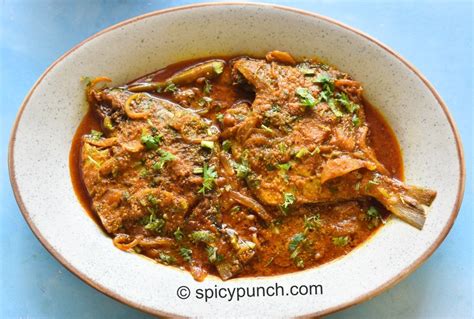 Pomfret fish curry- a delicious bengali fish curry recipe